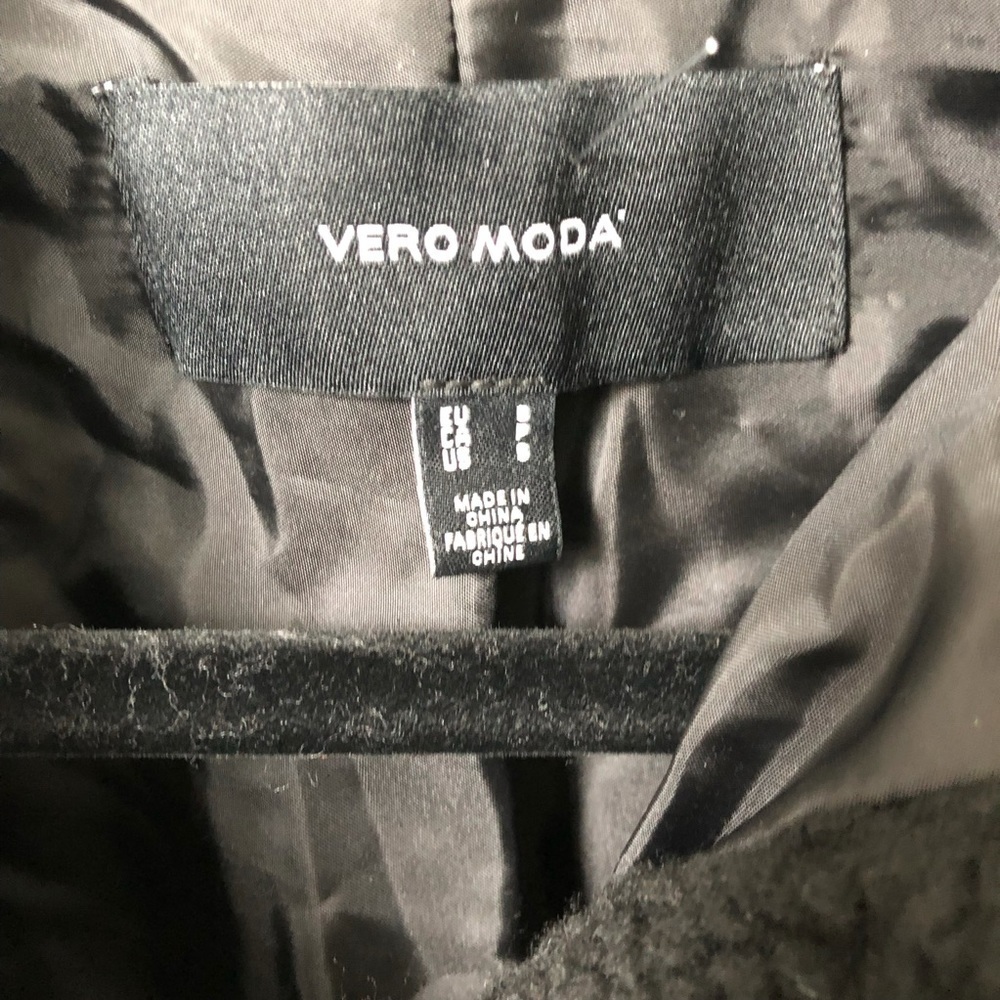 VERO MODA Shearling Jacket - Picture 2 of 5